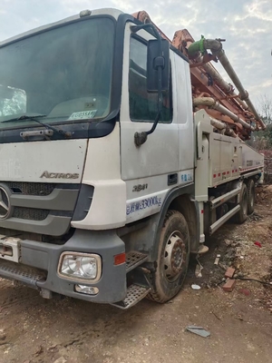 2012 ZoomLion 49M Kullanılmış Beton Pompa Kamyonu Benz Şasi içinde